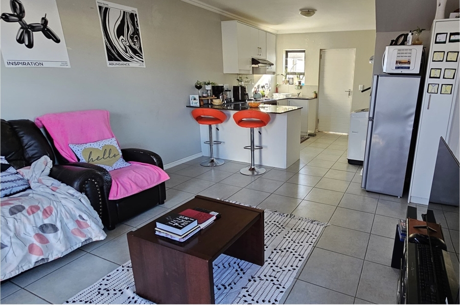 2 Bedroom Property for Sale in Zonnendal Western Cape